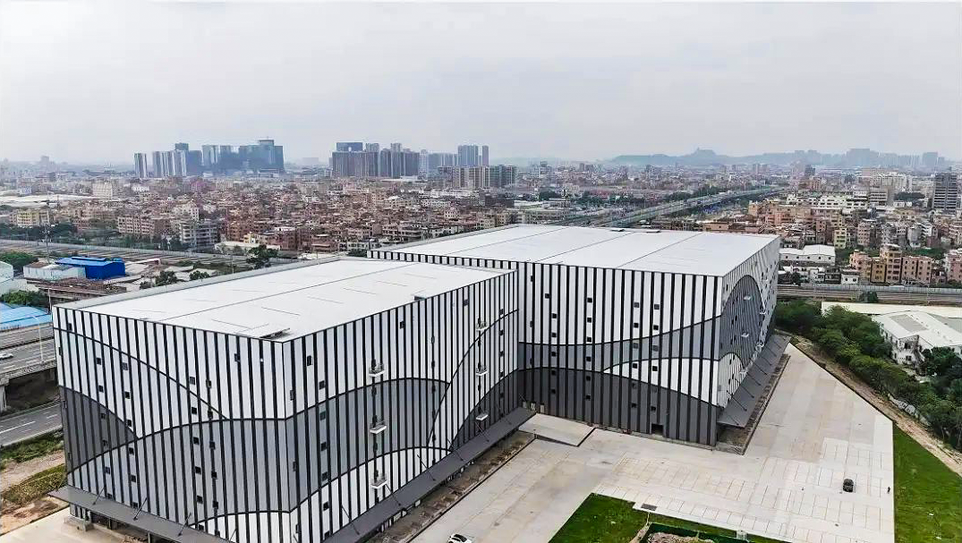 破紀錄！快意26臺電梯高效交付，賦能大灣區(qū)智慧倉儲項目